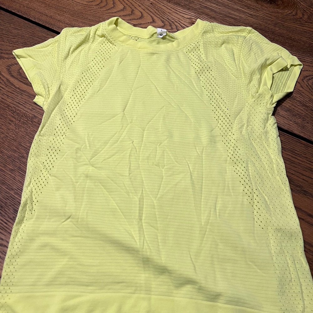 Lululemon T-shirt